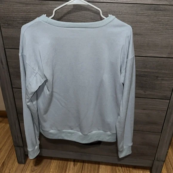 Hem and Thread top!💙 - Picture 2 of 4